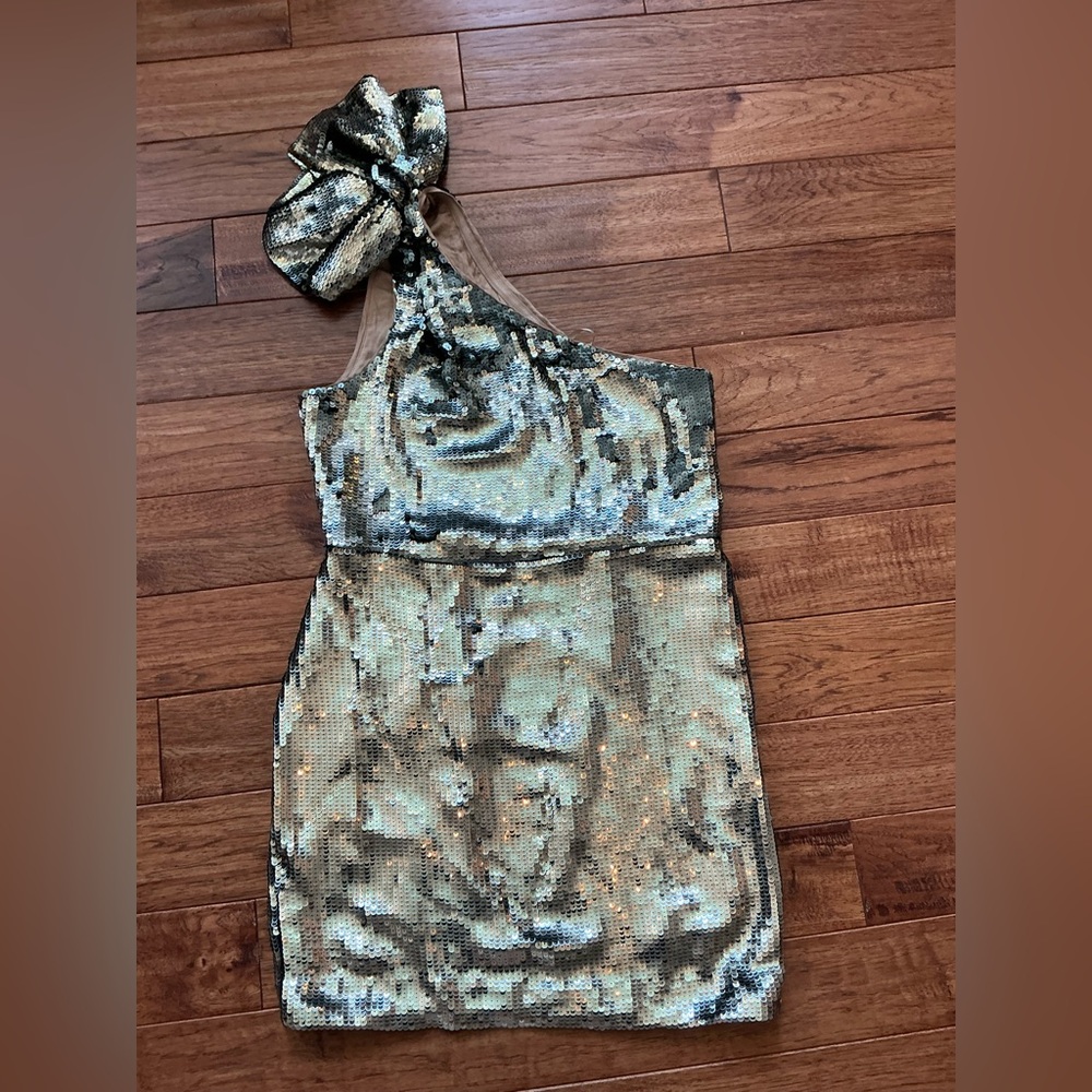 Anthropologie Maeve One Shoulder Sequin Dress with Shoulder Bow, size 12 - Picture 3 of 14